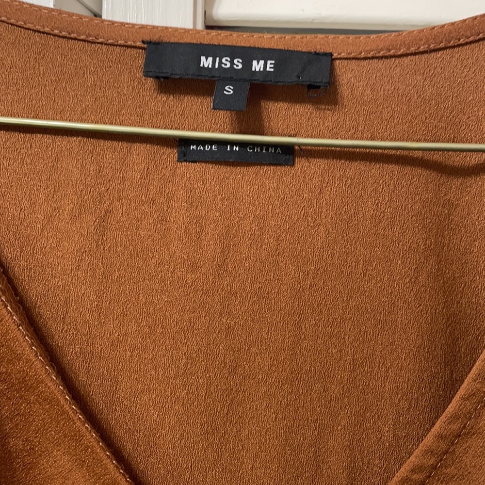 Miss Me Ruffle Blouse - Picture 3 of 4
